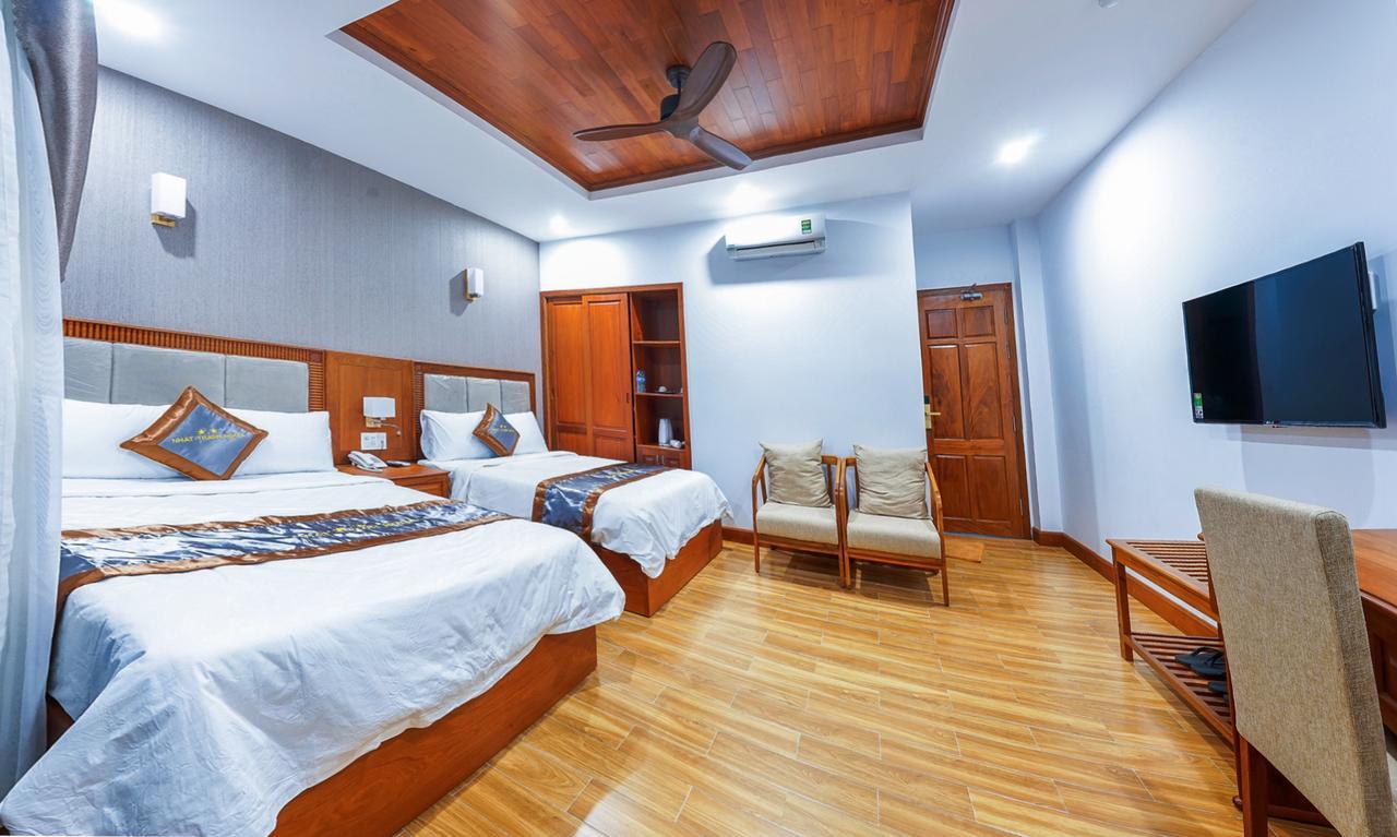 Hotel Nhat Thanh Куинён Экстерьер фото