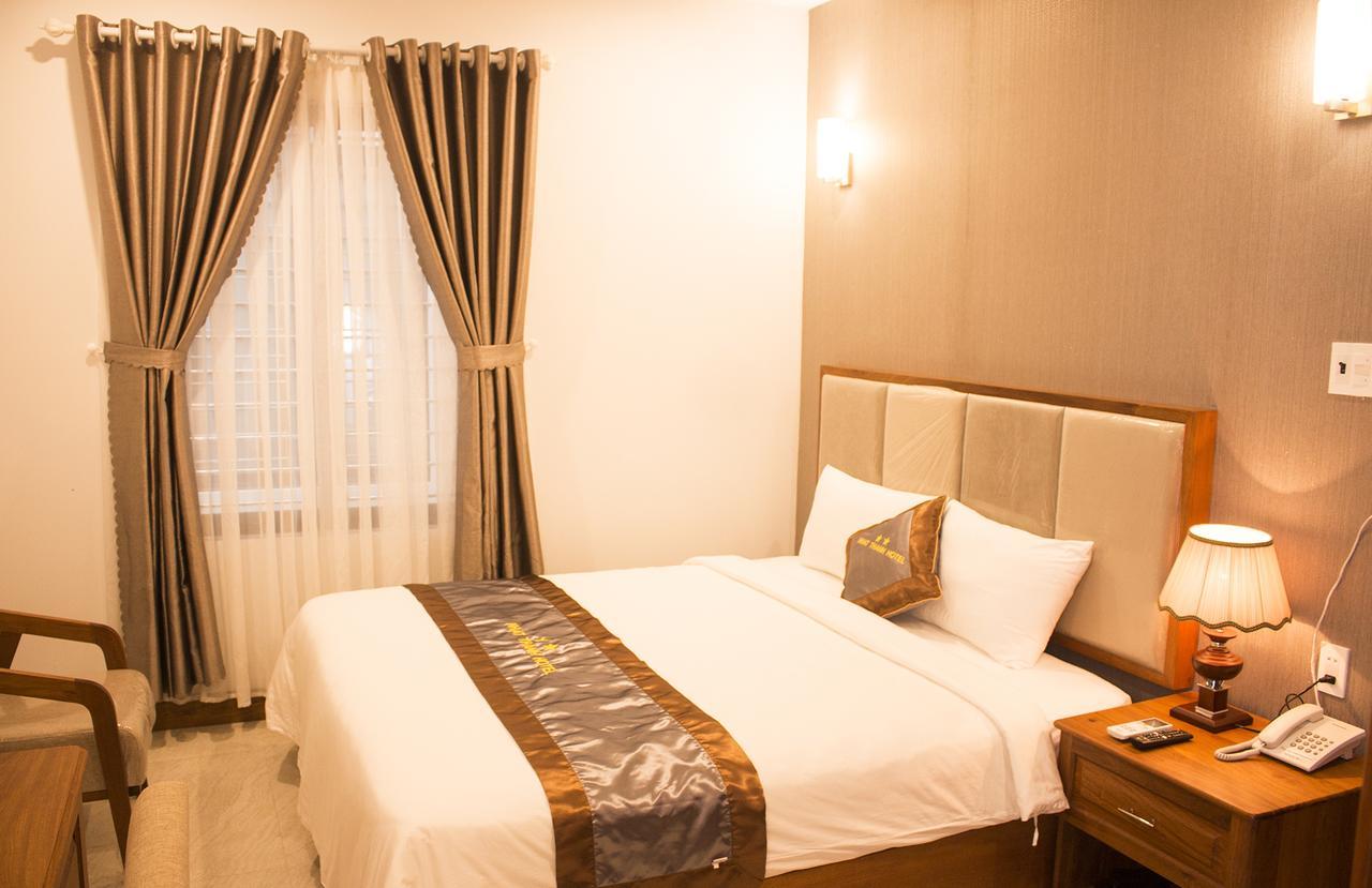 Hotel Nhat Thanh Куинён Экстерьер фото